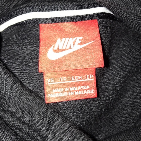 Black Nike sweater - Picture 2 of 5